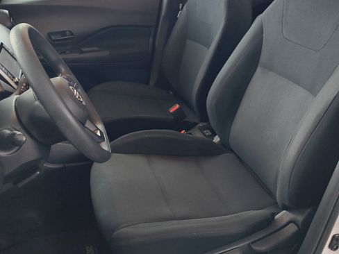 Used 2024 Nissan Kicks S image 9