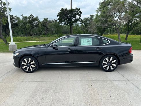 Certified 2024 Volvo S90 T8 Ultimate image 3