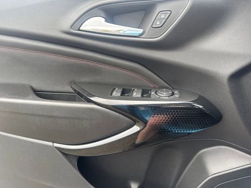 New 2026 Chevrolet Trax RS w/ Sunroof Package image 19