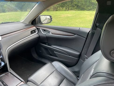 Used 2019 Cadillac XTS Luxury FWD image 14