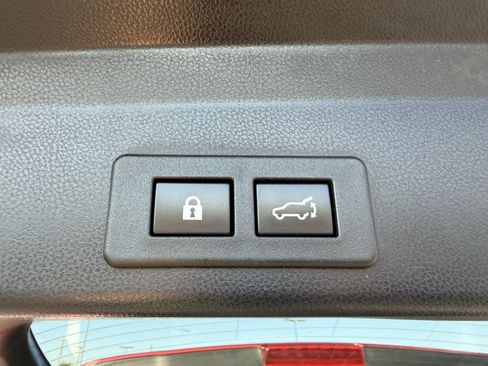 Certified 2023 Subaru Ascent Premium w/ Convenience Package image 10