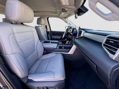 Used 2024 Toyota Tundra Limited image 36