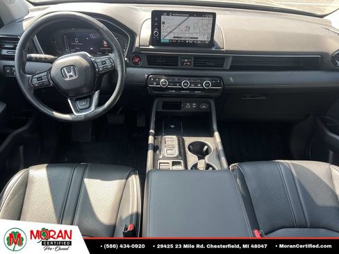 Used 2023 Honda Pilot Touring image 13