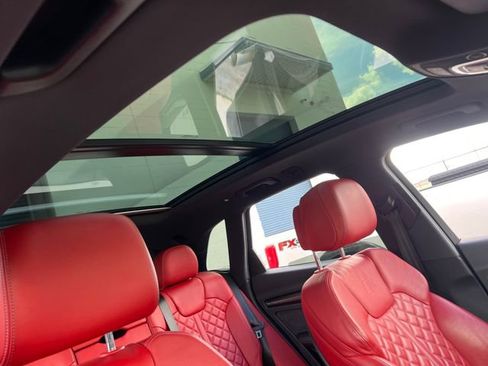 Used 2018 Audi SQ5 Prestige w/ Prestige Package image 37