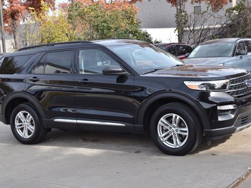 Certified 2023 Ford Explorer XLT w/ Equipment Group 202A image 5