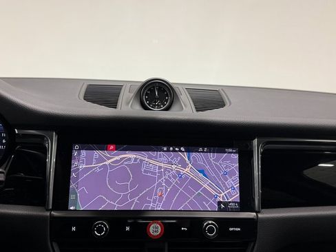 Certified 2026 Porsche Macan image 18