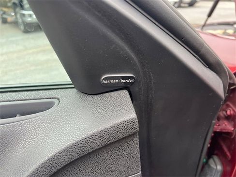 Used 2017 Chrysler 300 C w/ Safetytec Plus Group image 28