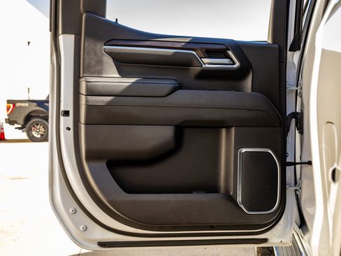 Used 2023 GMC Sierra 1500 SLT image 36