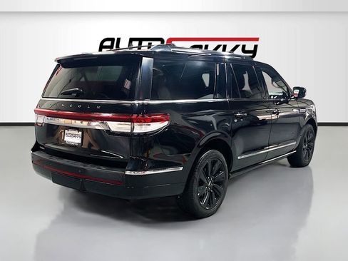 Used 2023 Lincoln Navigator L Reserve image 7