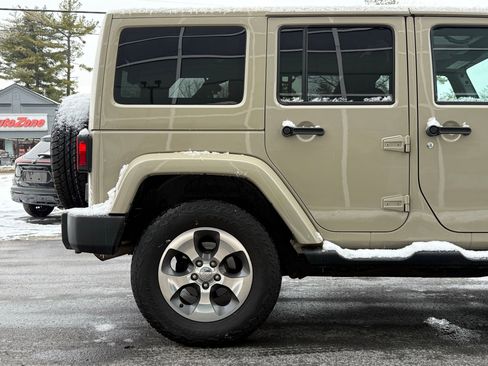 Used 2018 Jeep Wrangler Unlimited Sahara image 14