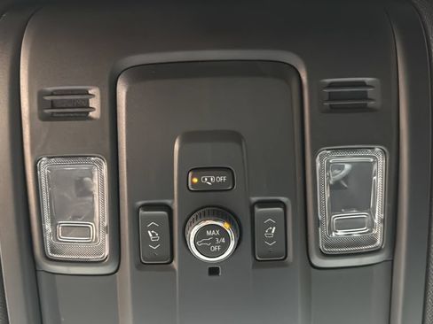 Used 2025 Chevrolet Suburban LT w/ Comfort Package AWD/4WD image 39