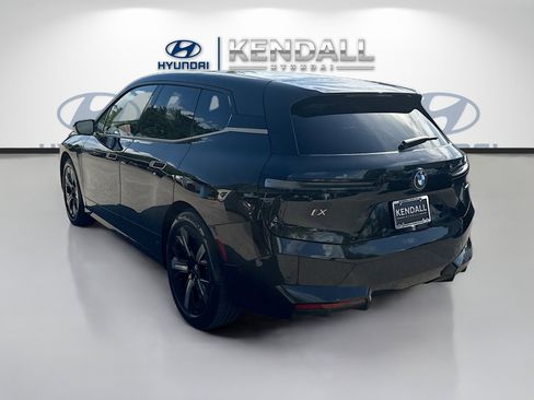 Used 2023 BMW iX xDrive50 w/ Premium Package AWD/4WD image 4