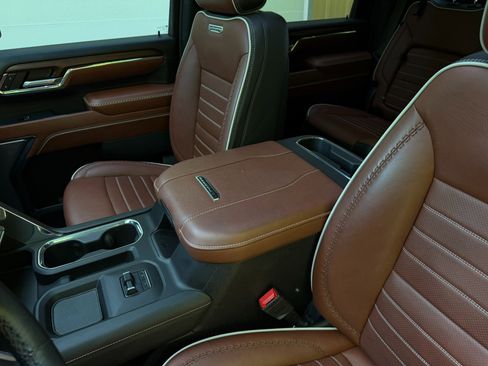 Used 2024 GMC Sierra 3500 Denali Ultimate image 11