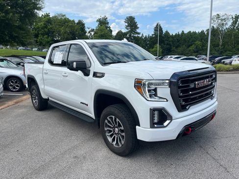 Used 2022 GMC Sierra 1500 AT4 w/ AT4 Premium Package AWD/4WD image 3