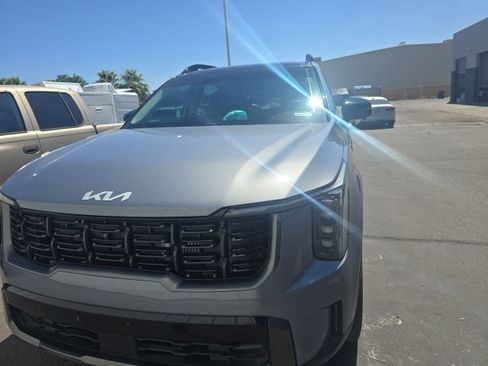 Used 2024 Kia Sorento SX AWD/4WD image 2