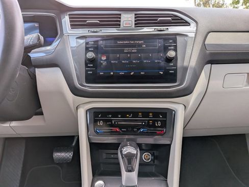 Used 2023 Volkswagen Tiguan SE image 14