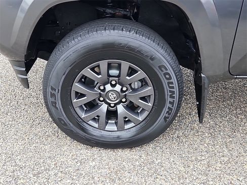 Used 2022 Toyota Tacoma SR5 image 7
