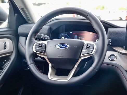 Used 2026 Ford Explorer Active w/ Active Comfort Package RWD image 15