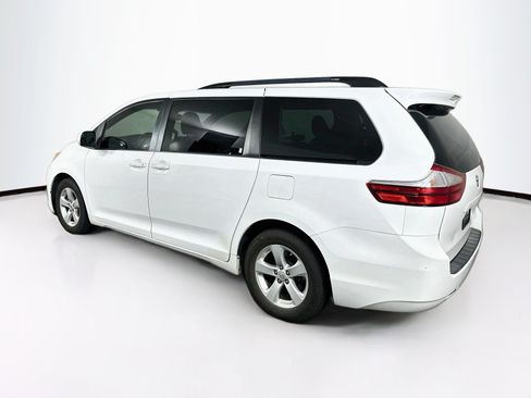 Used 2017 Toyota Sienna LE FWD image 5