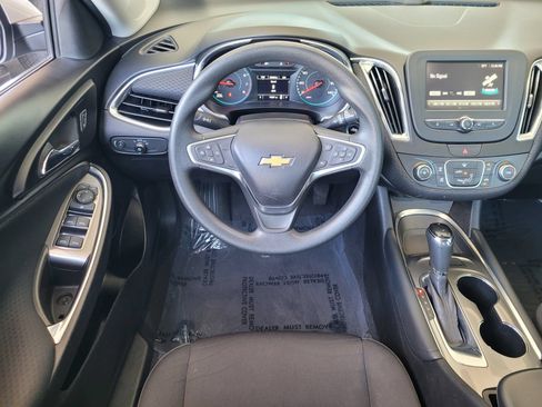 Used 2018 Chevrolet Malibu LT FWD image 11