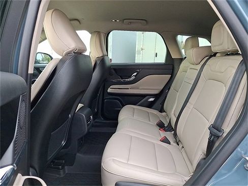 New 2026 Lincoln Corsair Premiere image 5