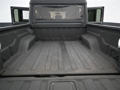 Used 2021 Jeep Gladiator Sport image 14