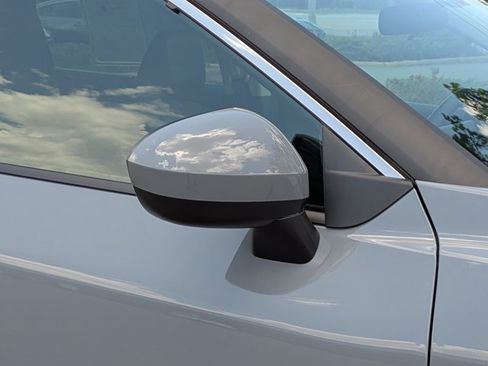 Certified 2026 Nissan Rogue SV w/ SV Premium Package FWD image 12
