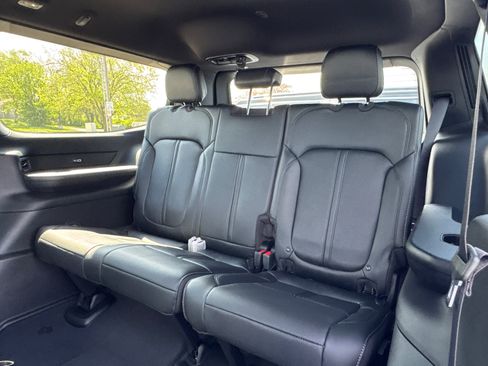 New 2025 Jeep Wagoneer Series II w/ HD Trailer Tow Package image 5