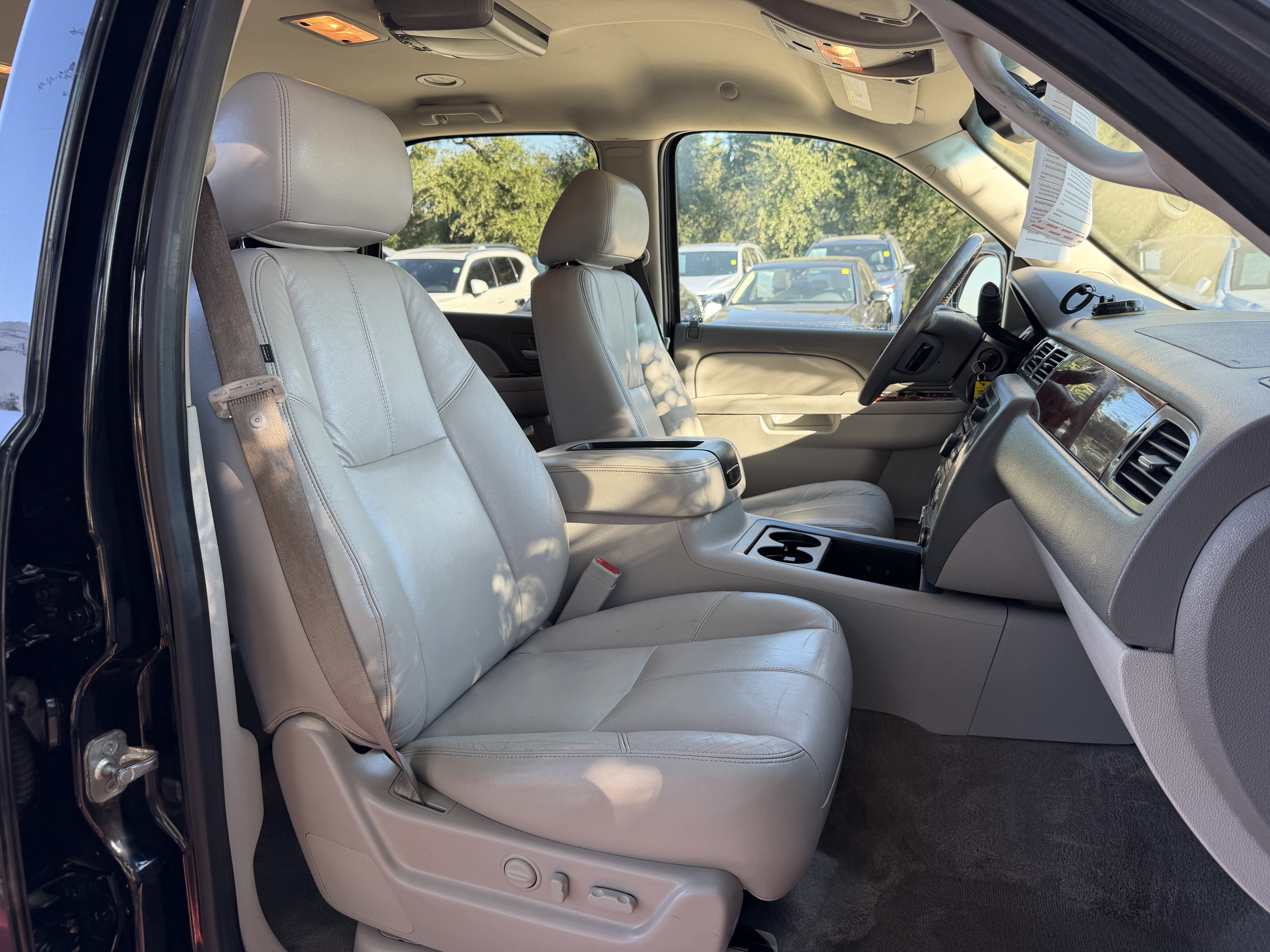 Used 2012 GMC Yukon SLT w/ SLT-2 Equipment Package AWD/4WD image 10