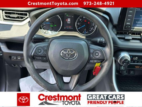 Used 2022 Toyota RAV4 LE AWD/4WD image 11