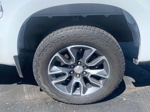 Used 2024 Chevrolet Silverado 1500 LT AWD/4WD image 10