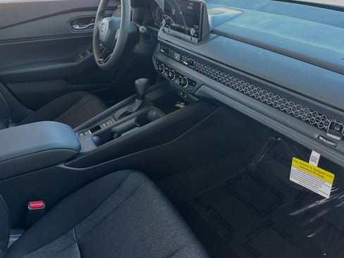 Used 2025 Honda Accord SE image 16