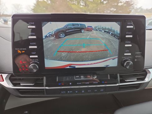 Certified 2024 Toyota Sienna LE image 24