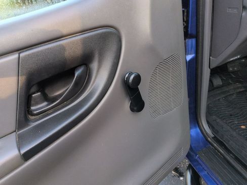Used 2003 Ford Ranger 2WD Regular Cab image 12