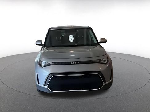 Used 2025 Kia Soul LX w/ LX Technology Package FWD image 16