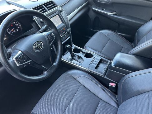 Used 2017 Toyota Camry SE FWD image 9