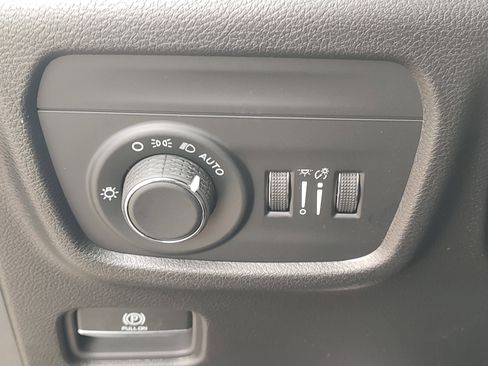 New 2025 Jeep Grand Cherokee L Altitude RWD image 25