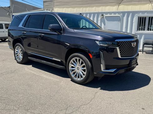 Used 2024 Cadillac Escalade Premium Luxury AWD/4WD image 11
