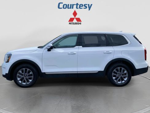 Used 2023 Kia Telluride LX AWD/4WD image 2