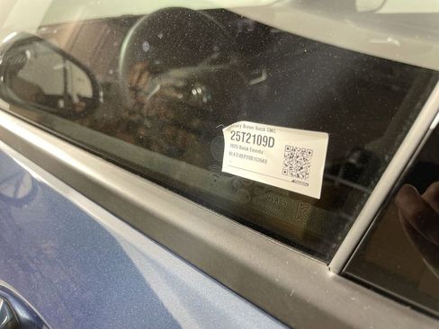 Used 2025 Buick Envista Sport Touring w/ Convenience II Package image 32