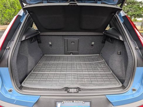 Used 2023 Volvo XC40 Recharge Ultimate w/ Protection Package Premier AWD/4WD image 14