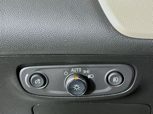 Used 2022 Buick Encore GX Select image 16