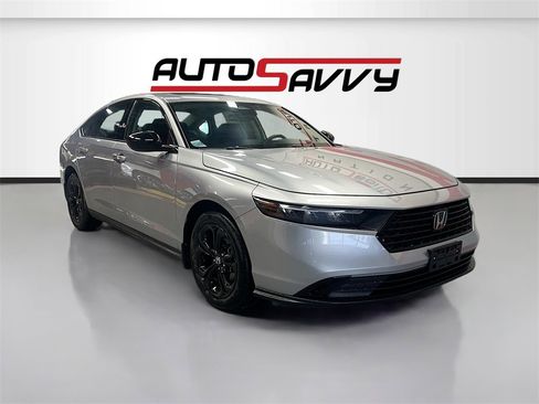 Used 2025 Honda Accord SE image 1