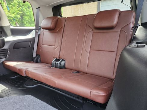 Used 2020 Chevrolet Tahoe Premier w/ Premier Plus Edition AWD/4WD image 14