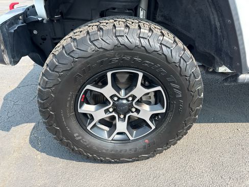 Used 2019 Jeep Wrangler Unlimited Rubicon AWD/4WD image 9