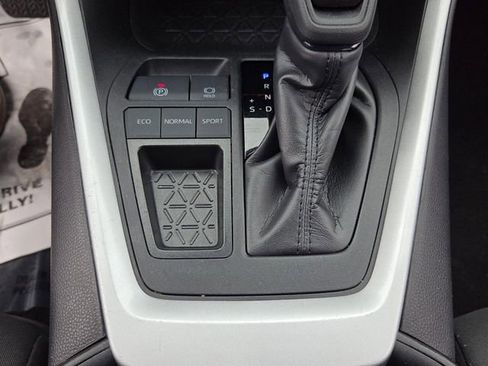 Used 2024 Toyota RAV4 XLE image 18