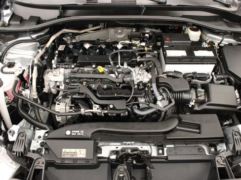 Used 2024 Toyota Corolla Cross LE FWD image 36