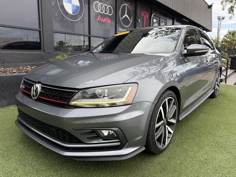 Used 2018 Volkswagen Jetta GLI FWD image 1