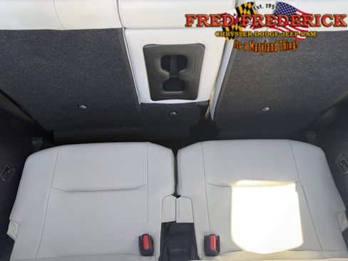 Used 2024 Mitsubishi Outlander SEL AWD/4WD image 8