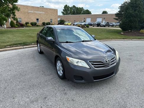 Used 2010 Toyota Camry LE FWD image 7
